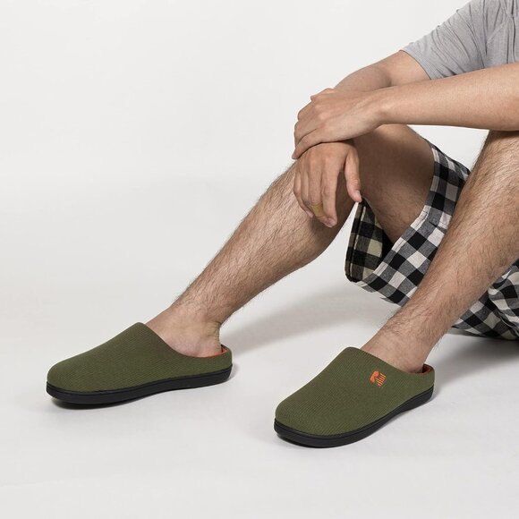 Men's Hunter Green Original Two Tone Memory Foam Slipper With Sturdy Rubber Sole - Picture 5 of 6